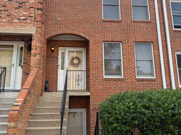 3760 Madison Ln #B, Falls Church, VA 22041