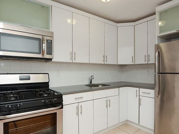 2nd image of 218 Lexington Ave #2nd