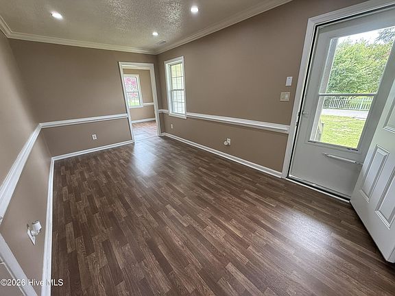 4th image of 119 Valentine Avenue