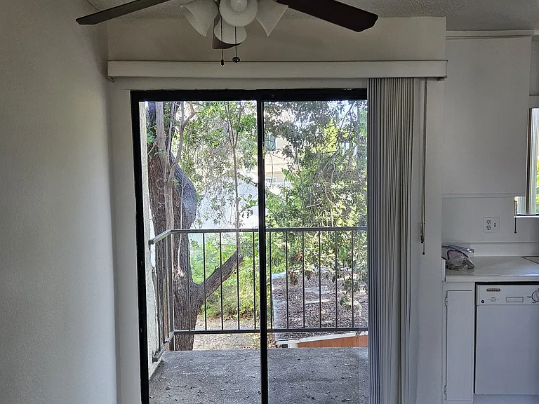 1140 Belmont Ave #8 — Photo 21