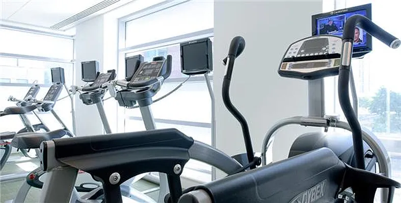 Sold by R New York | media 7