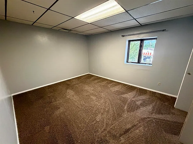 430 S Main St — Photo 3