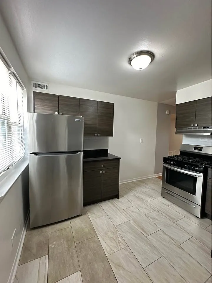 2 bed, $1,950 — Photo 2