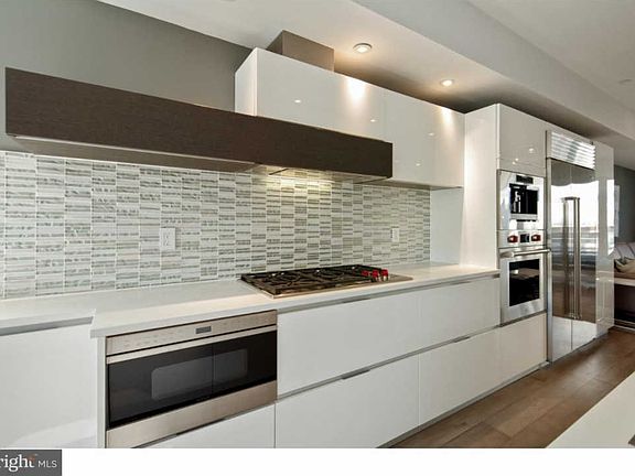 5th image of 303 Brown St #C