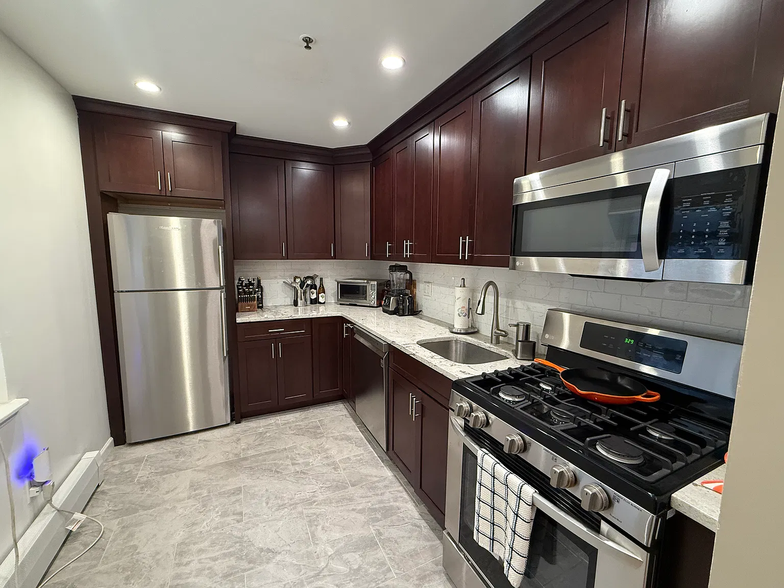 1 bed, 850 sqft, $3,450 — Photo 4