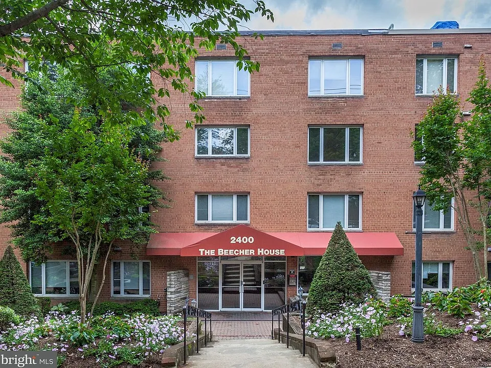 2400 41st St NW #203