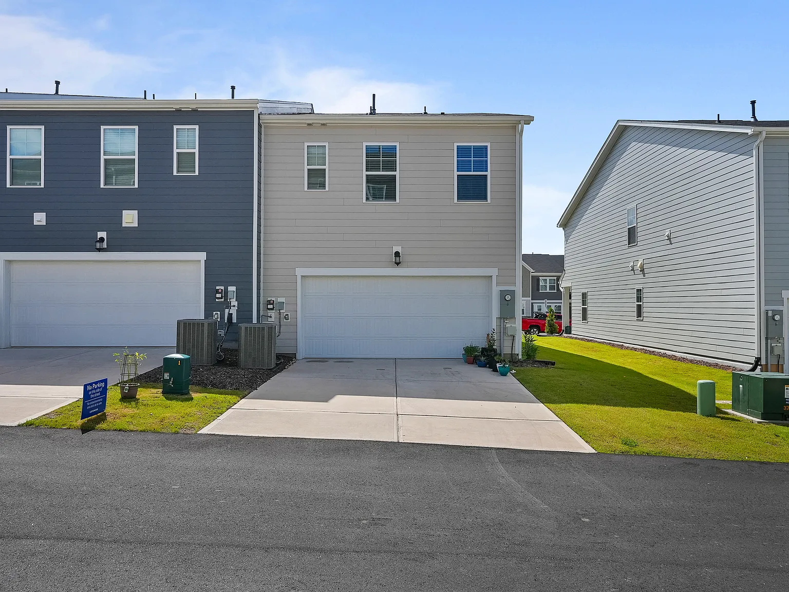 3 bed, 2055 sqft, $2,200 — Photo 4