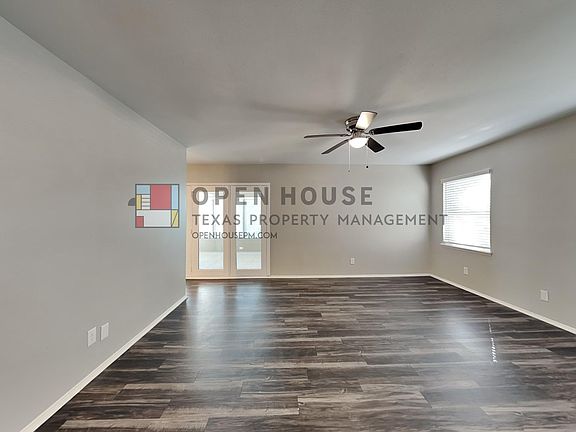 3rd image of 921 Acadia Dr