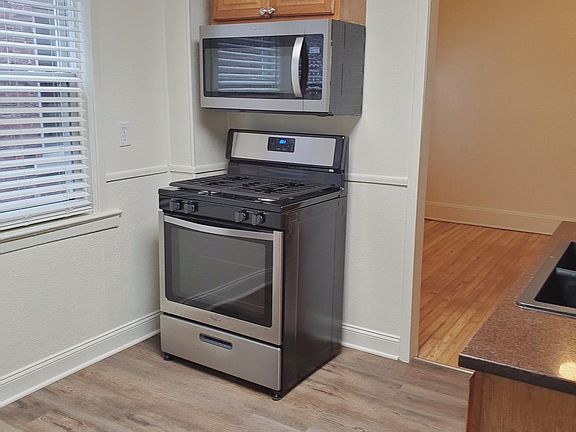 4th image of 1447 W 112th St #2