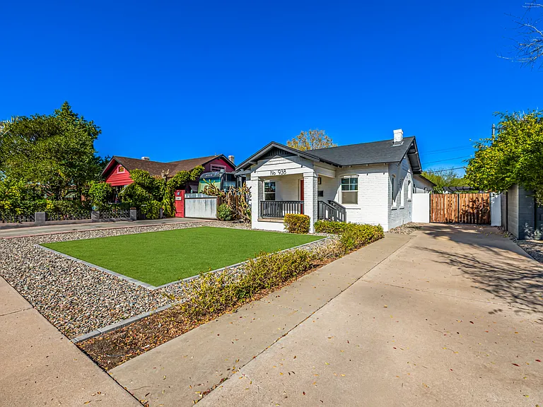 938 E Coronado Rd — Photo 79