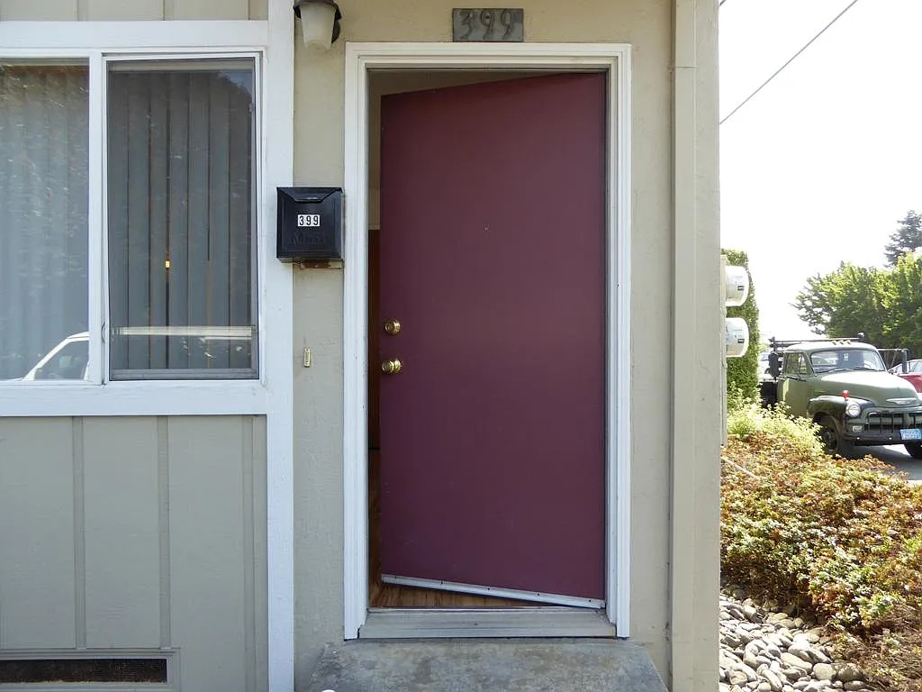 Exterior - 399 12th St #399