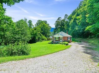 43 Jarrett Rd, Bakersville, NC 28705