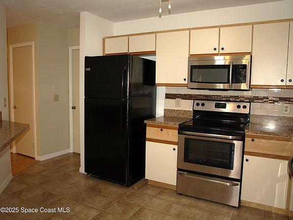 4th image of 831 Greenwood Manor Cir #8318D
