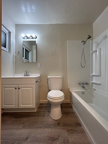 2nd image of 1896 San Vincente Dr #28