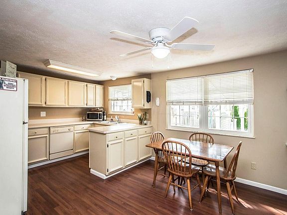 4th image of 8071 Jonson Dr