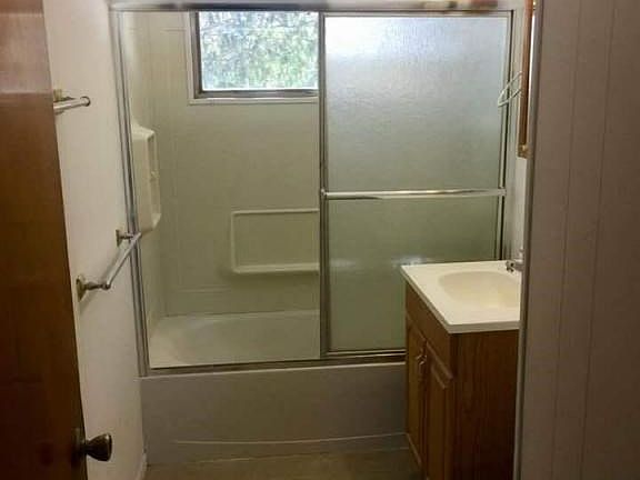 203 W 5th street bathroom