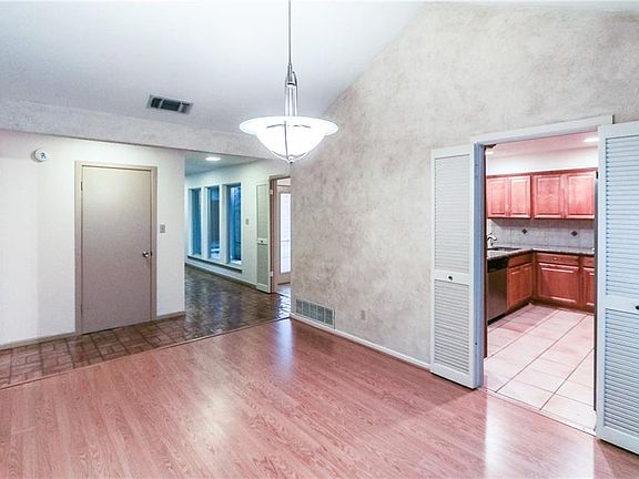 5th image of 2711 Shelterwood Ln