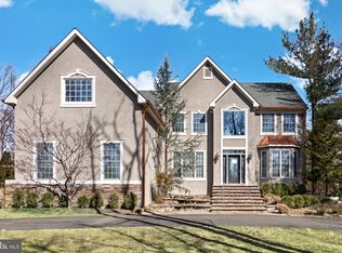 18 High Point Dr, Medford, NJ 08055