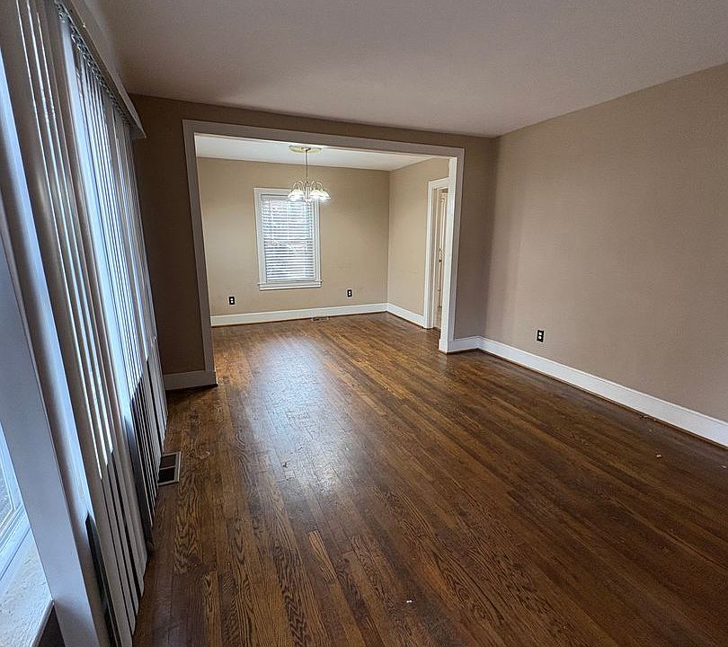 2nd image of 219 Pleasant Ridge Ave