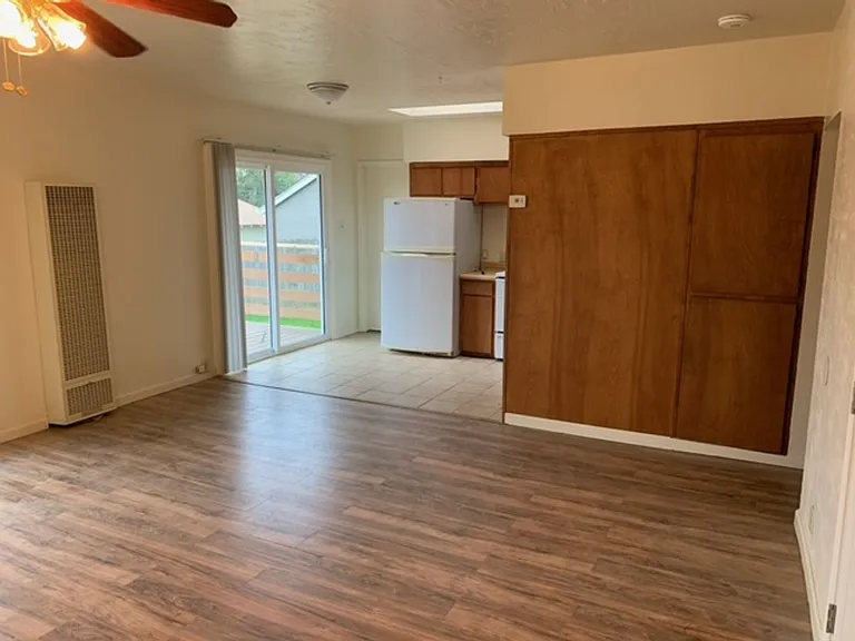 1745 Pleasant St — Photo 3
