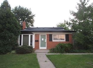 28815 Barkman St, Roseville, MI 48066