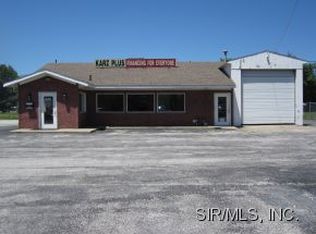 125 W Macarthur Dr, Cottage Hills, IL