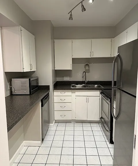 810 Matson Pl — Photo 7
