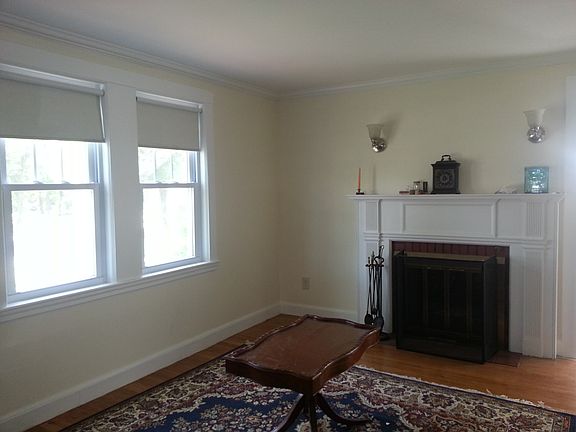 living rm (connects to 3 season porch)