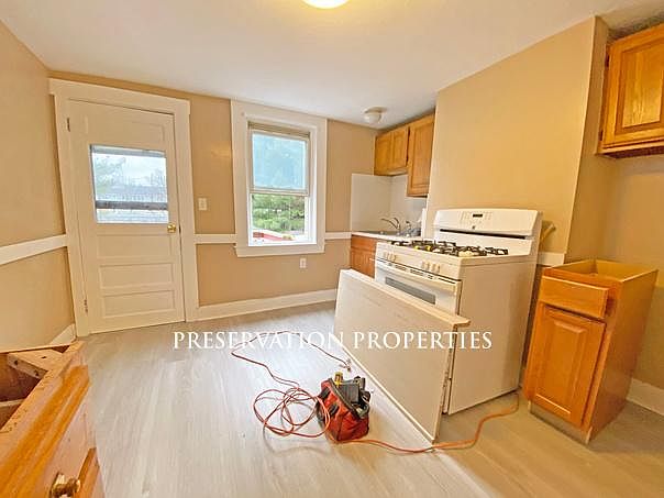 2nd image of 60 Lincoln Rd Unit A