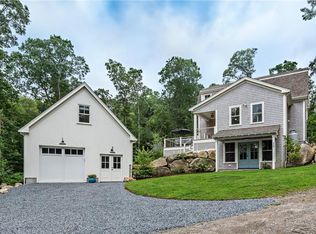 39 Stone Church Rd, Little Compton, RI 02837