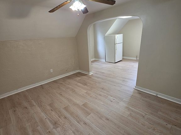 2nd image of 662 W 9th St #11397549