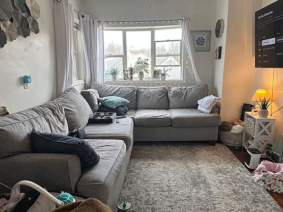 3rd image of 50 Mount Ararat Rd APT 2