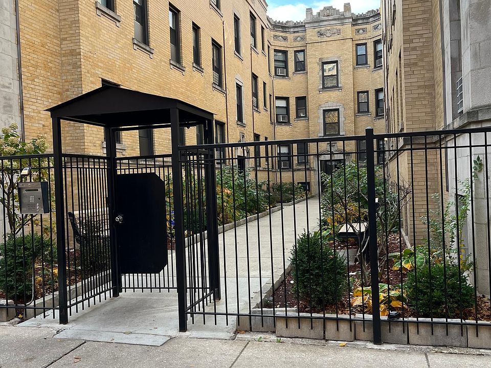 1st image of 429 W Belden Ave #308B