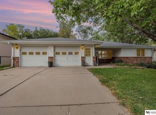 1932 Benton St, Lincoln, NE 68521