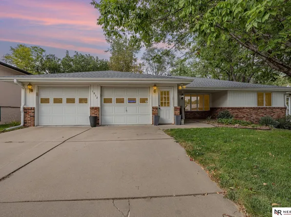 1932 Benton St, Lincoln, NE 68521