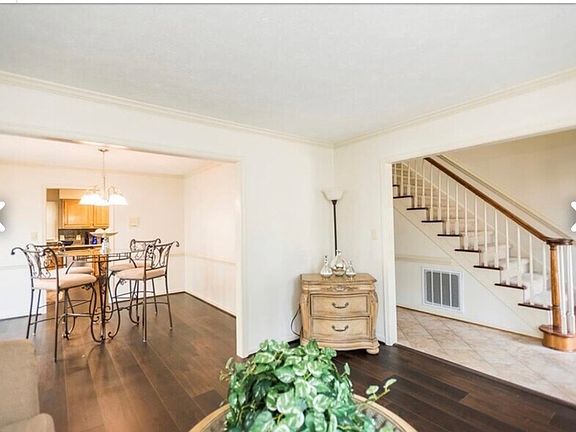4th image of 807 Lancaster Ln