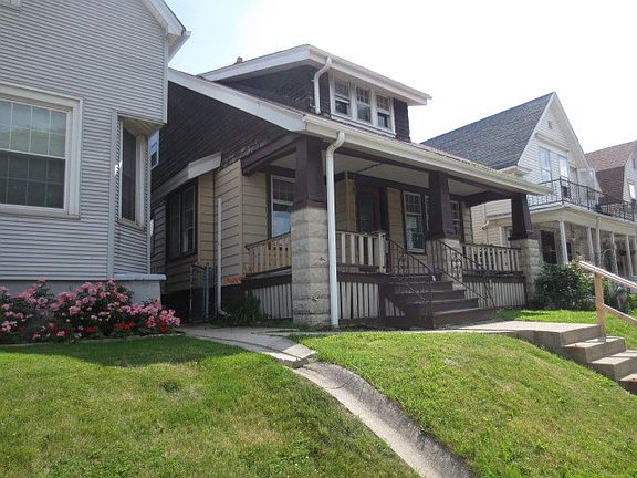 2nd image of 719 W Lincoln Ave