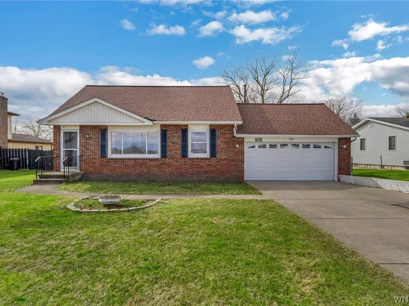 2884 Stony Point Rd, Grand Island, NY 14072