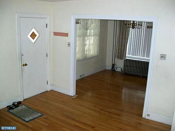 3rd image of 531 E Godfrey Ave