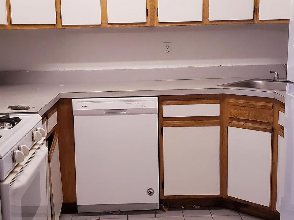 1st image of 1676 E 19th St APT 3