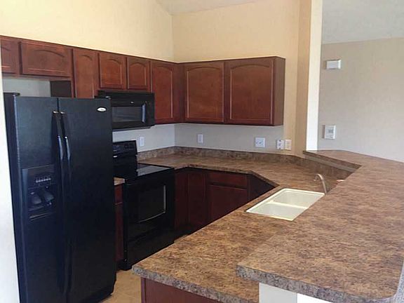 3rd image of 641 Shagbark Dr