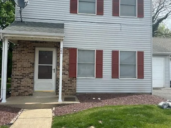 22 Fort Lee Ct, Easton, PA 18040