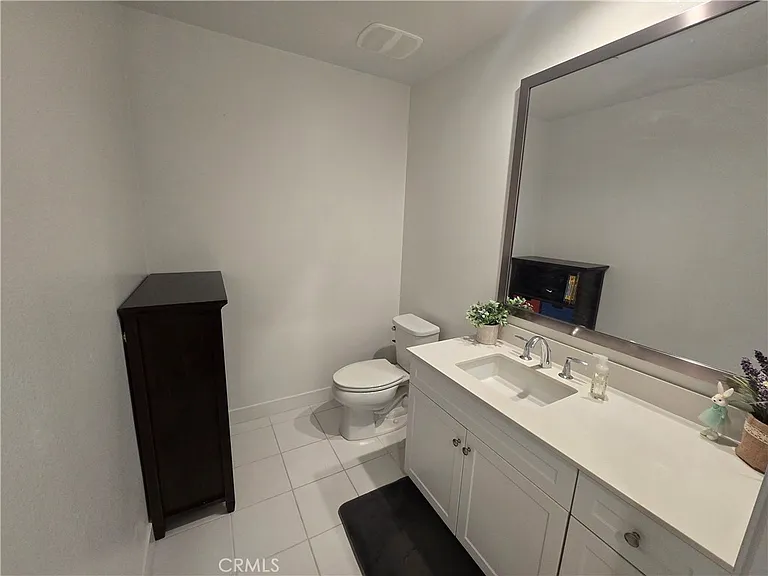 158 Gwen Ln — Photo 3