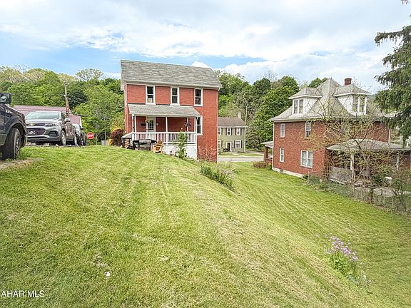 4th image of 729 Bloomfield St