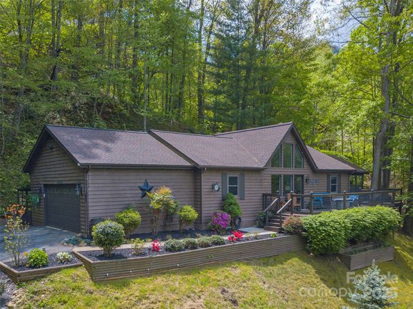 14 Bellewood Dr, Maggie Valley, NC 28751