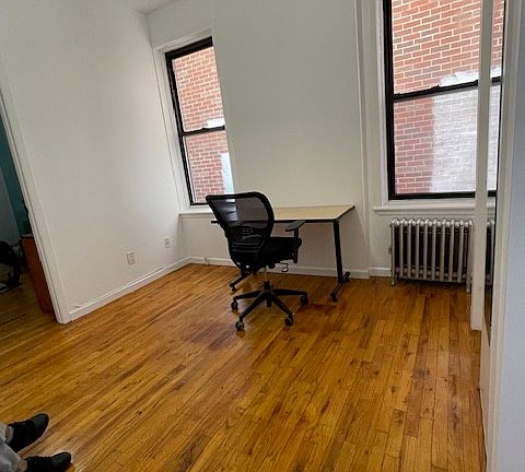 4th image of 25-32 Steinway St #3A