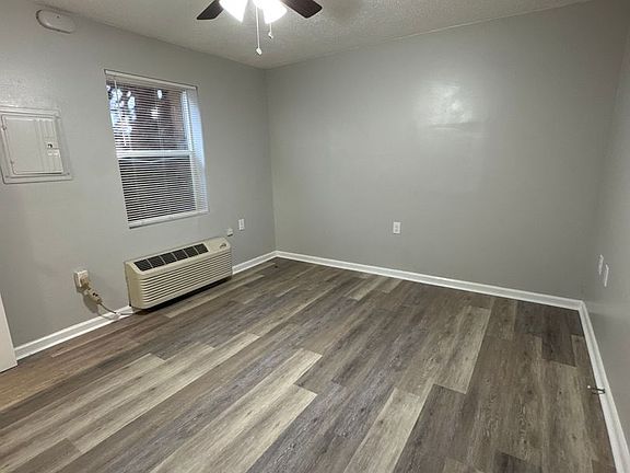 3rd image of 1225 Lewis St