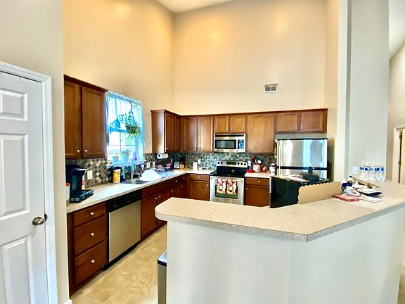 5th image of 3073 Nantuckett Ave