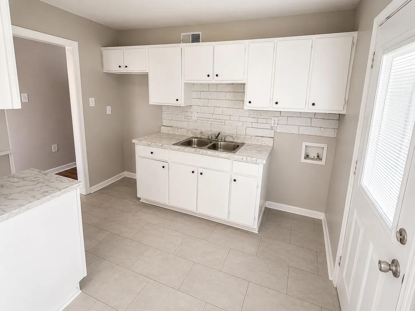 3 bed, 1.0 bath, 1037 sqft, $1,350 — Photo 4
