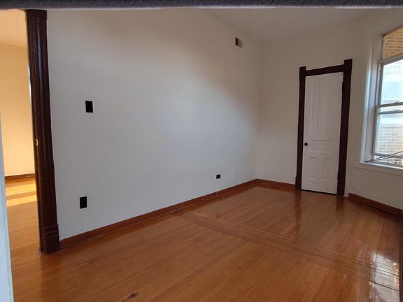 3rd image of 3701 S Wolcott Ave #2